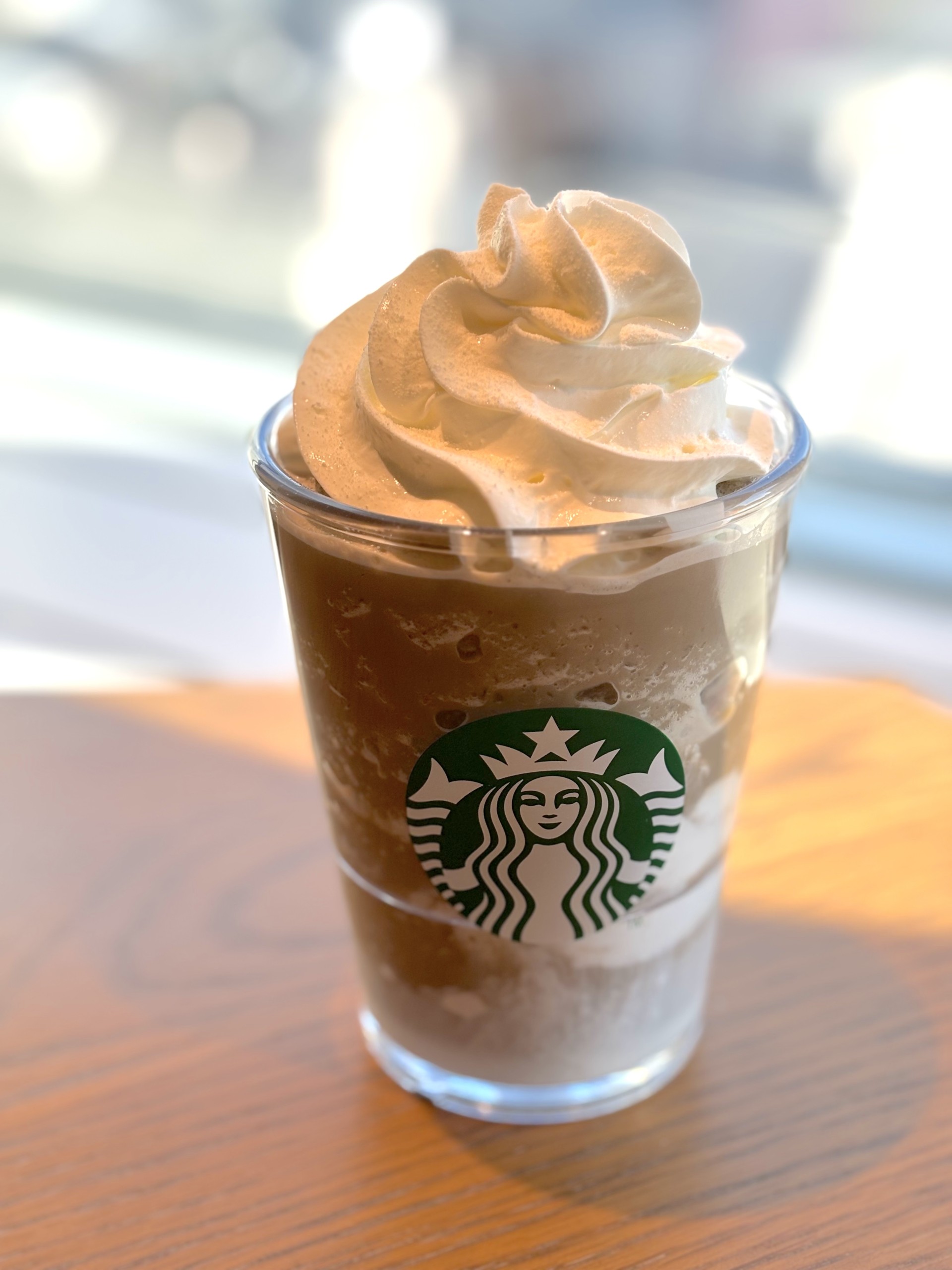 スタバ新作】「ほうじ茶 もちっと ミルク フラペチーノ®」に「ストロベリーラ ベンダー ティーラテ」も！ 和みのティー体験でほっとひと息