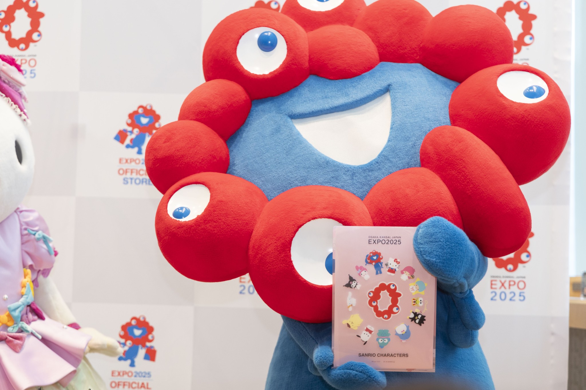 ミャクミャク&サンリオキャラクターズが登場【大丸梅田店】