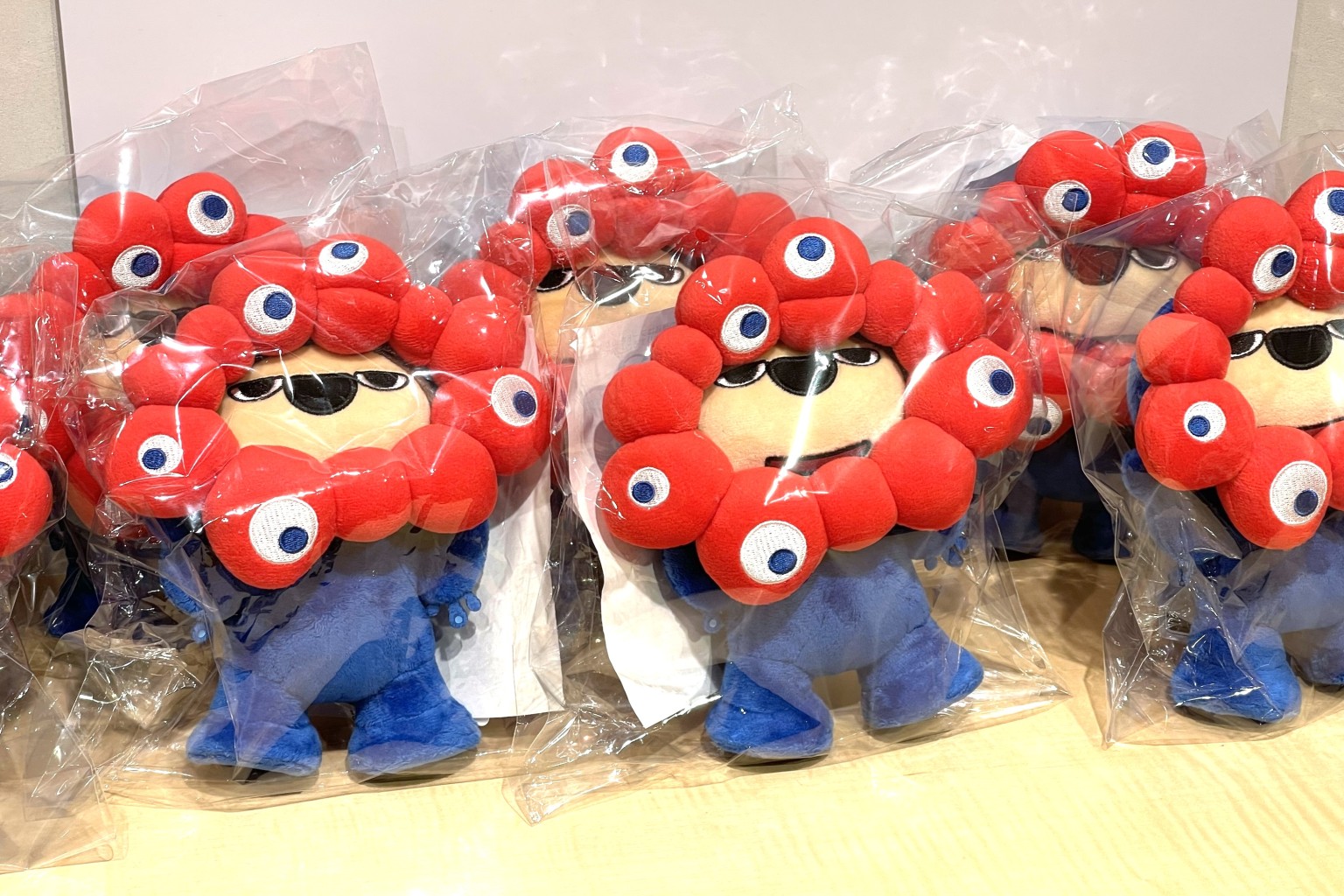 ミャクミャク&サンリオキャラクターズが登場【大丸梅田店】