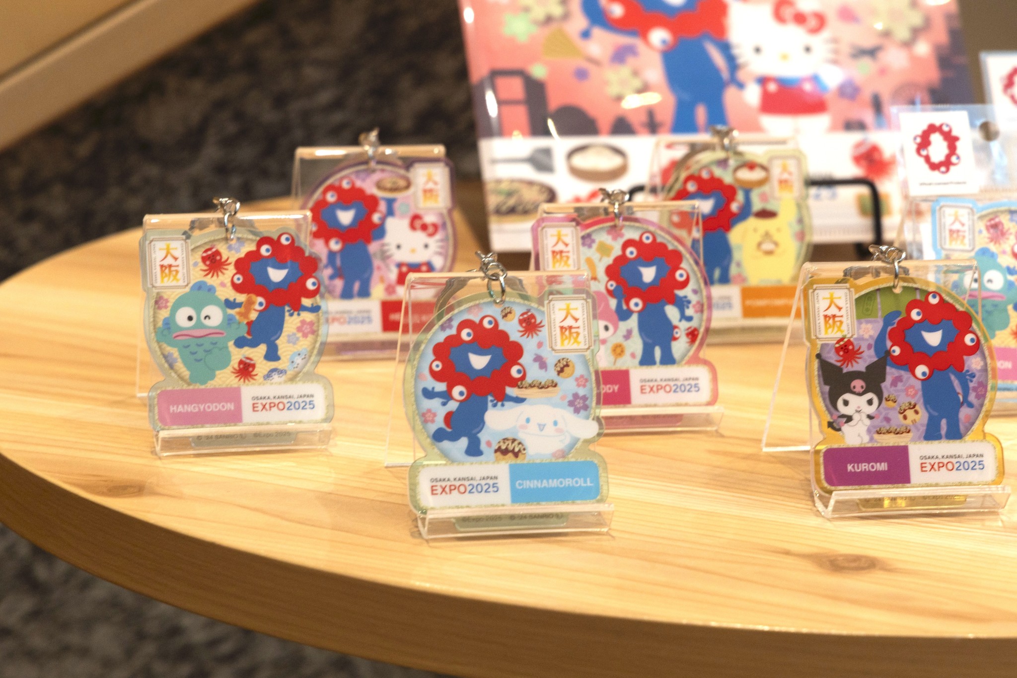 ミャクミャク&サンリオキャラクターズが登場【大丸梅田店】