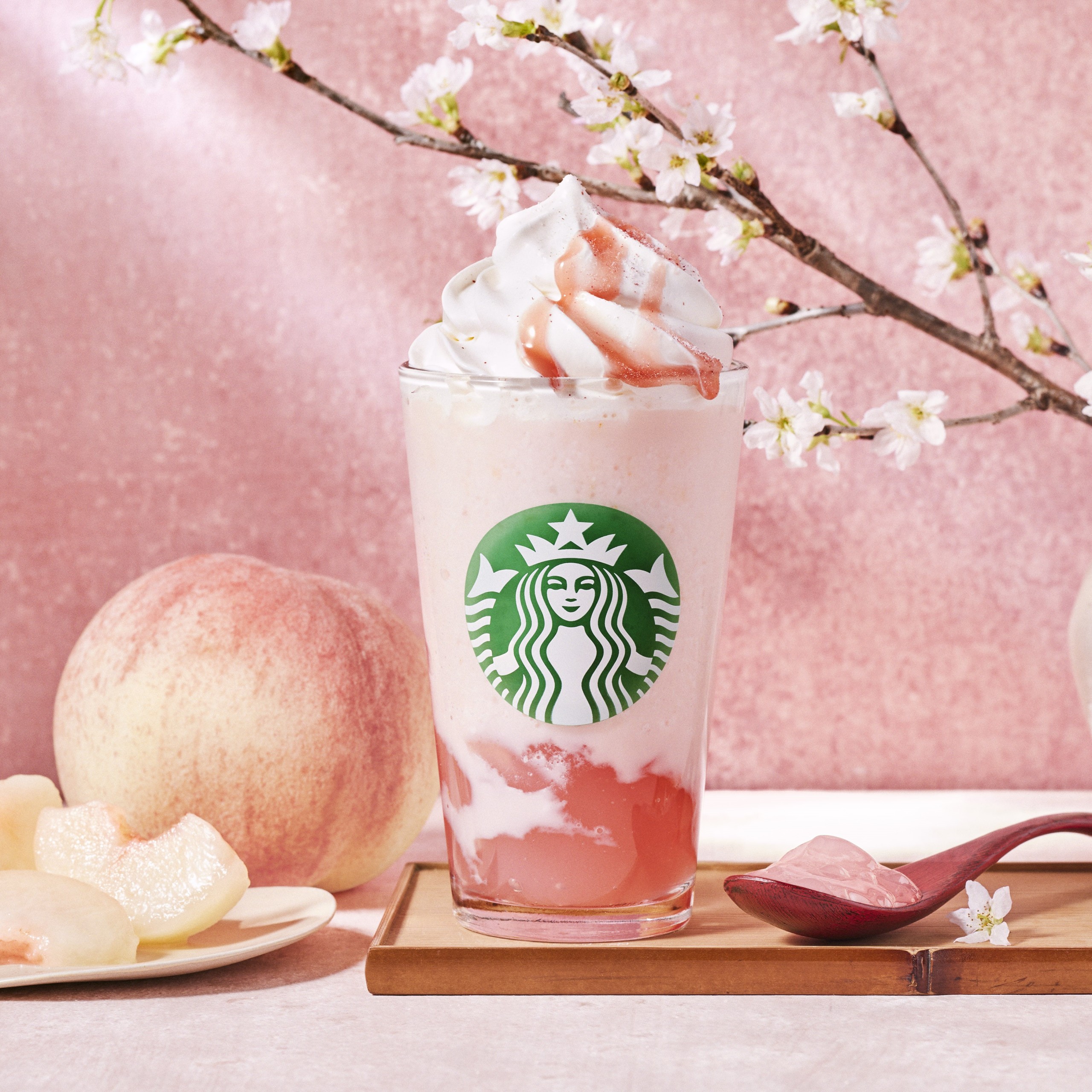 スターバックスコーヒーから春らしい白桃のフラペチーノ®が登場！