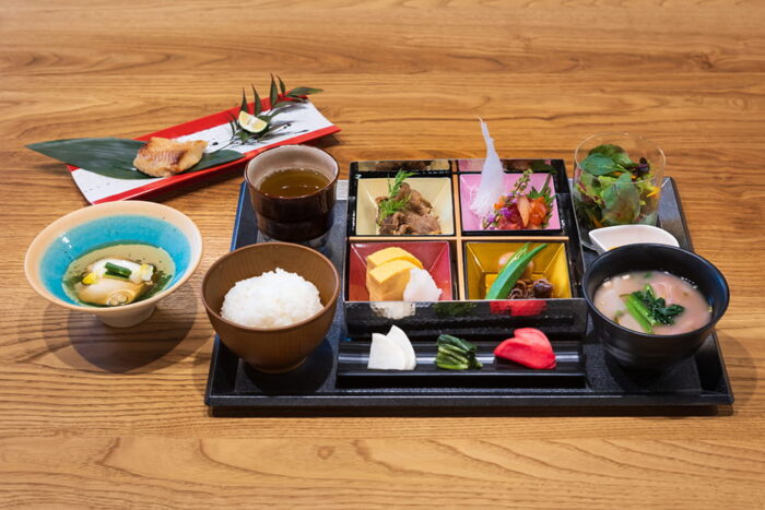 FUNAYA KAJIYA 神慈やのモーニング和食
