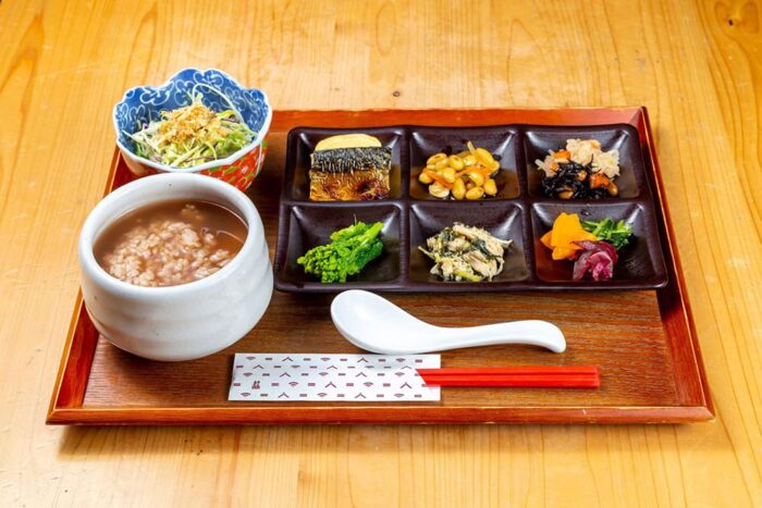 食堂「つちのうぶ」の茶粥御膳