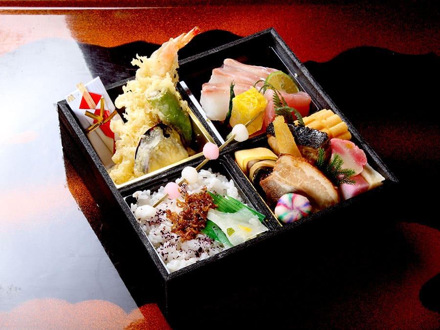 おもてなし弁当 初春3,240円(1月2・3日限定)