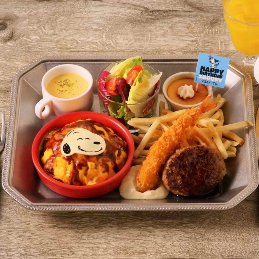 スヌーピーの誕生日に「PEANUTS Cafe」でバースデーフェア開催